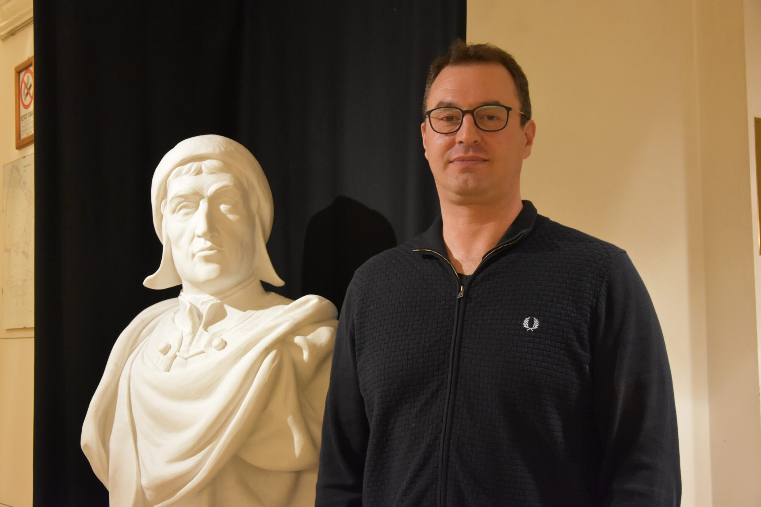 Busto di Dante Alighieri